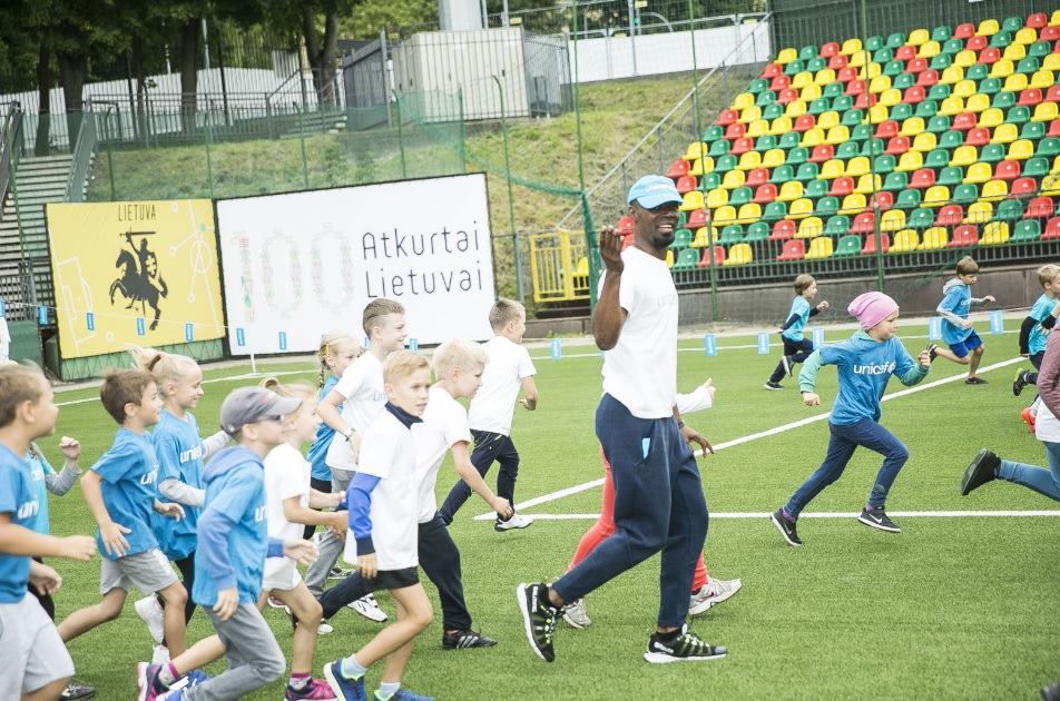 8th UNICEF Kids running